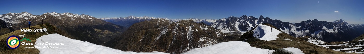 48 Cresta di vetta del Gardena con vista a nord ed est.jpg